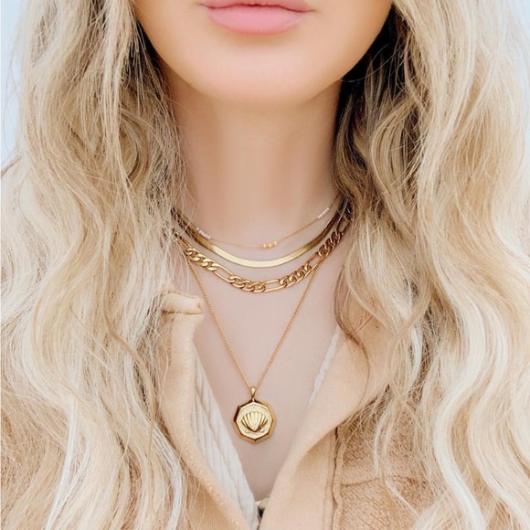 Sugar Blossom Jewelry Gold Curb Chain Necklace - Picture 2 of 2